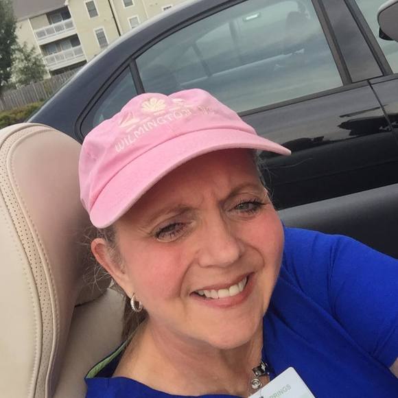 Meet your Posher, Jennifer - Picture 1 of 1